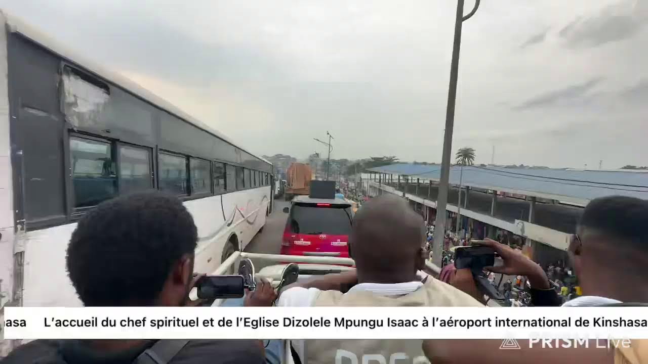 L'ARRIVÉE DE S.EM LE PREMIER SOUVERAIN PONTIFE DIZOLELE MPUNGU ISAAC  CHEF SPIRITUEL ET DE L'ÉGLISE 