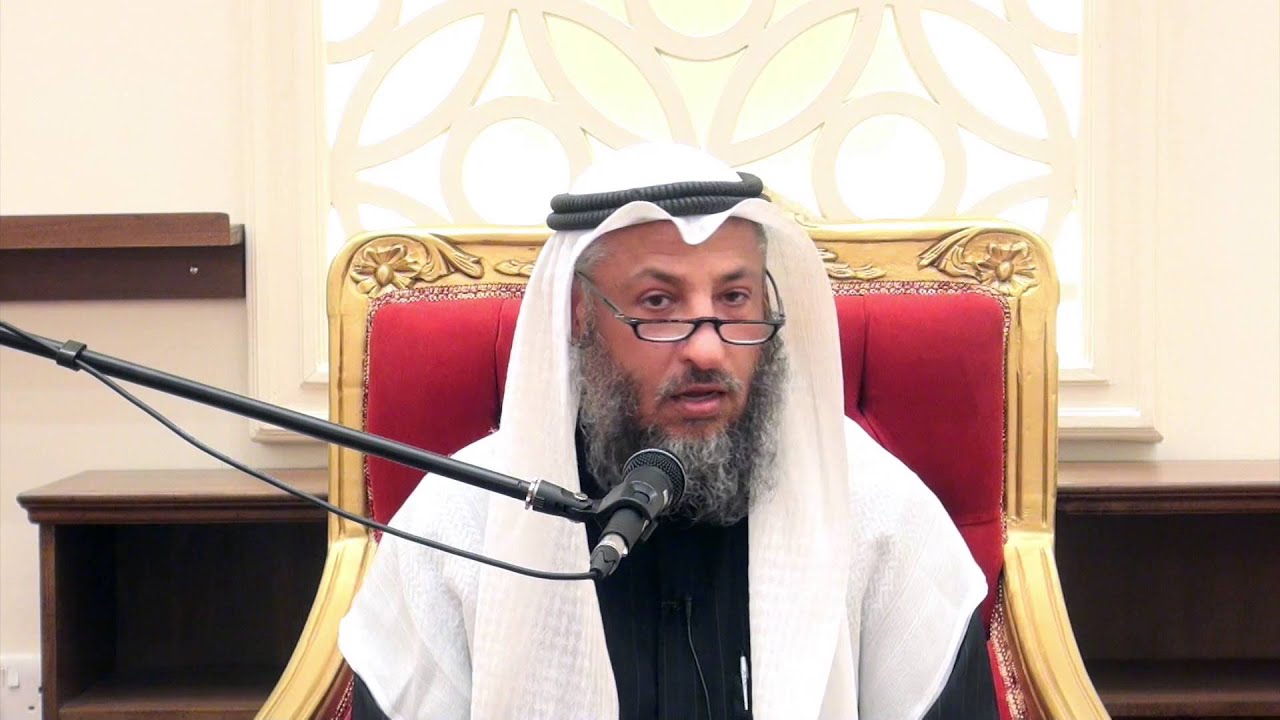 هل يجوز له الجمع في بلاد الغرب بحجة أنه لا يستطيع الصلاة في الأماكن العامة الشيخ د. عثمان الخميس