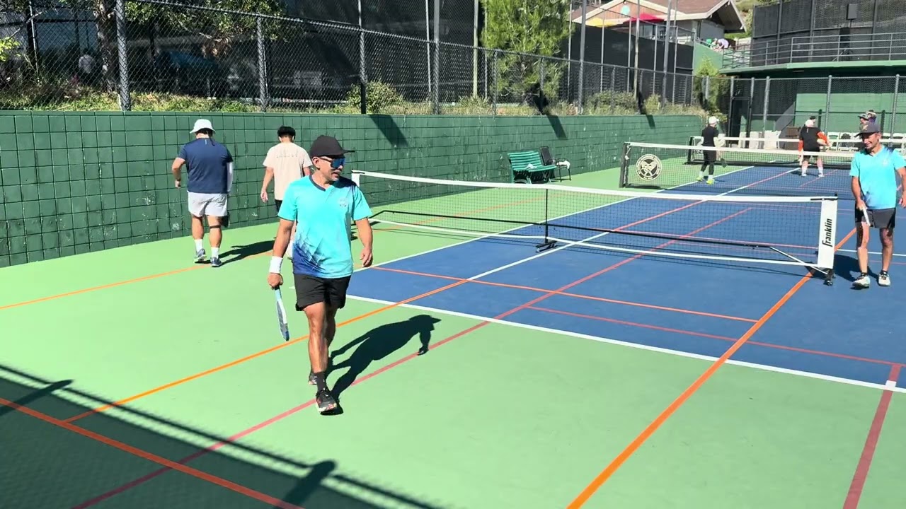 Ara/Edison vs. Carlos/ La Cañada Battle of the Paddle