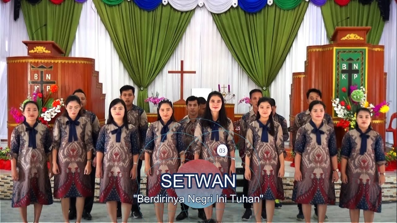 Penampilan Vocal Group dari SETWAN Dalam Rangka Perayaan Natal Pemkab Nias Utara Tahun 2022