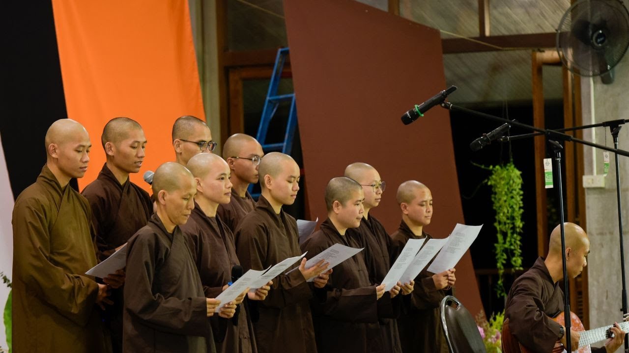 Tìm Nhau [ Thơ Thiền Sư Thích Nhất Hạnh ] Quý Thầy, Quý Sư Cô Làng Mai Thái Lan