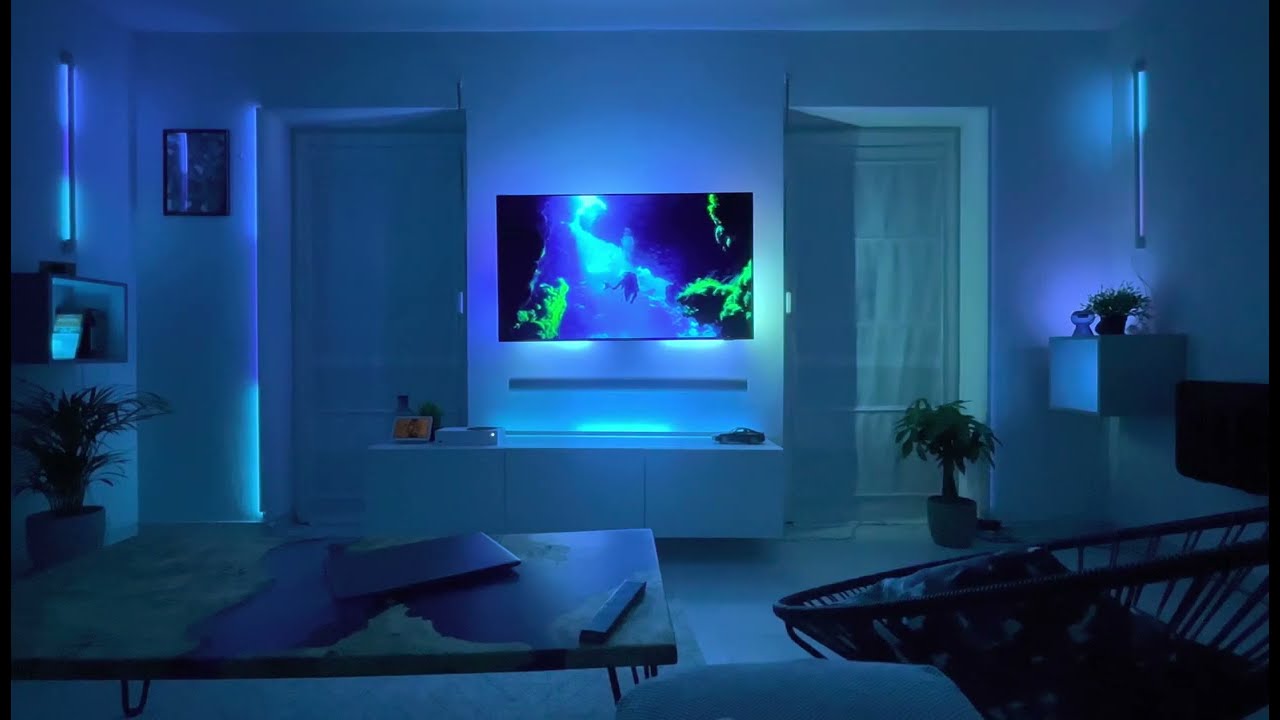 Hue Sync Box whit Hue Gradient lights. Dolby Trailer Universe