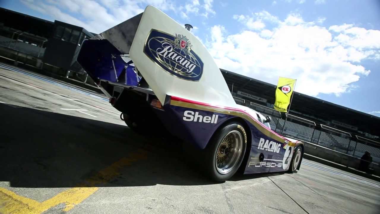 Hans-Joachim Stuck guida la Porsche 956 di Stefan Bellof