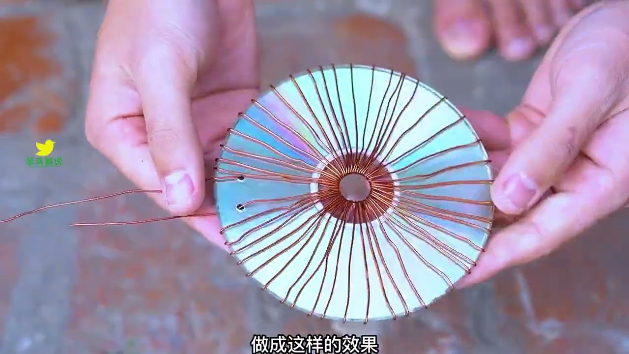 简直不可思议，牛人用一堆旧光碟制作出太阳能发电装置
