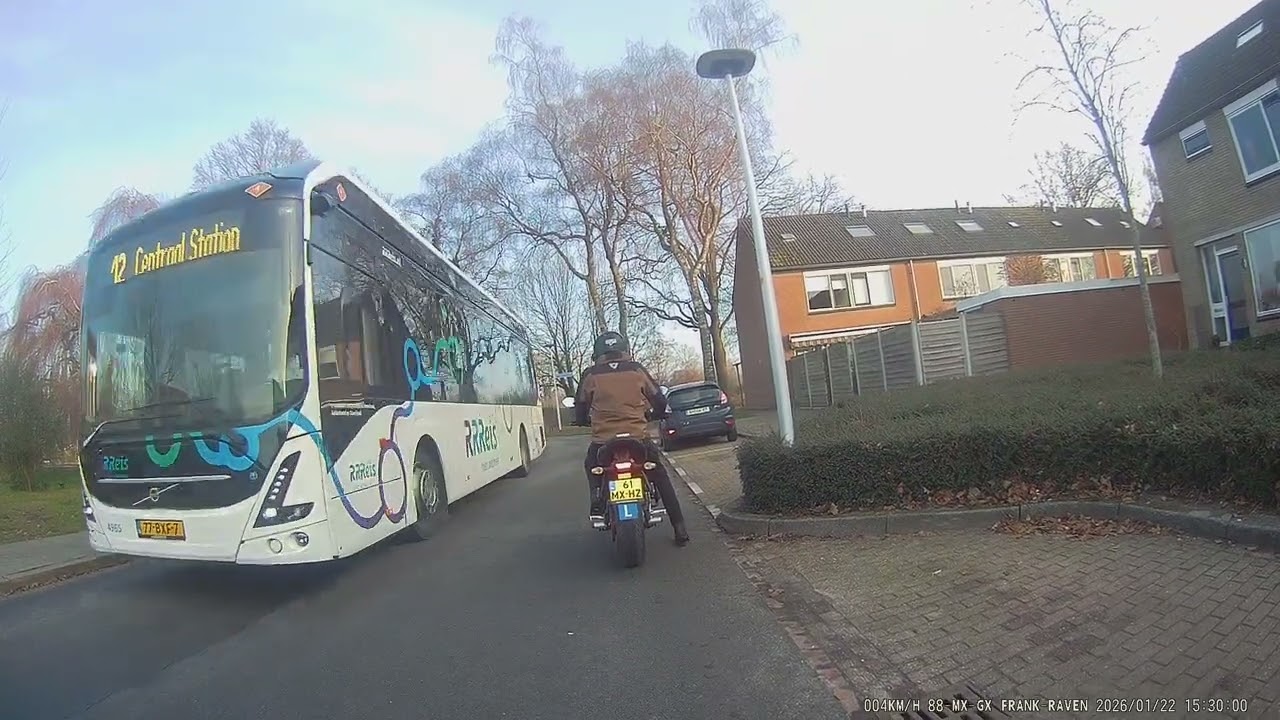 Bus eerst! Mijn leerling snapt dat! ;-)