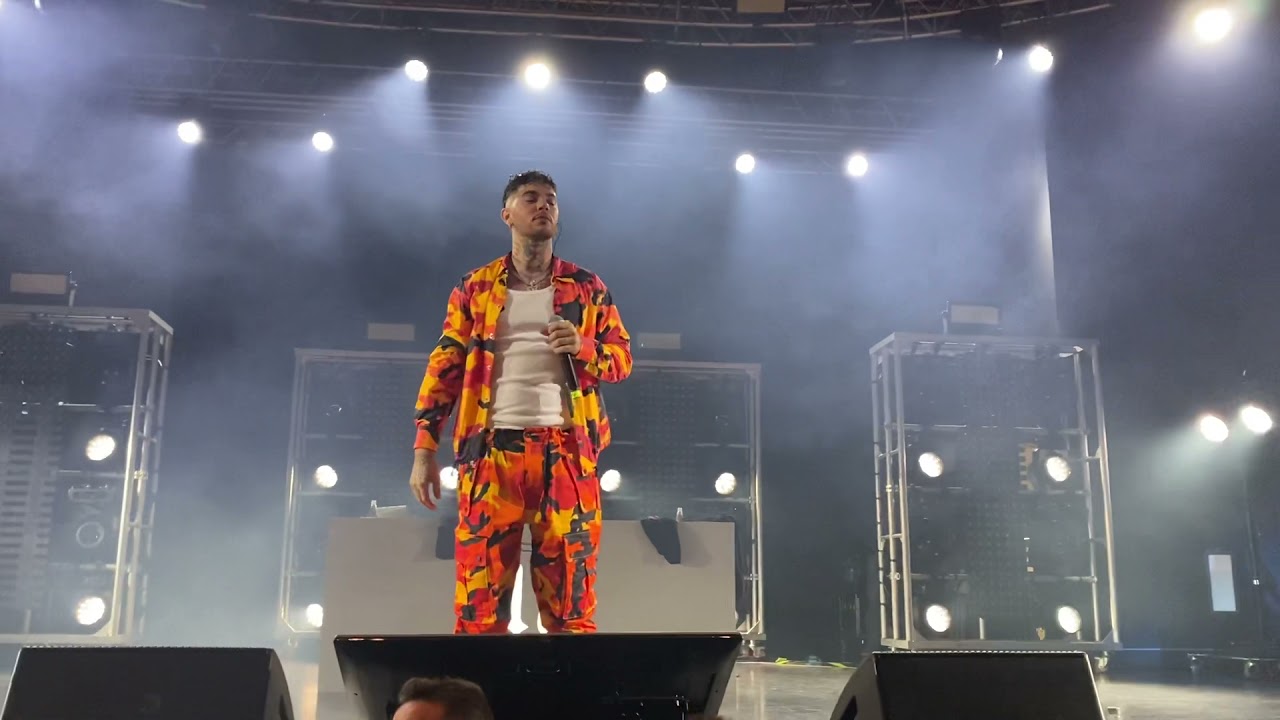Emis Killa & Jake La Furia - Maleducato | Live @ Fabrique (MI) #ApocalisseTour