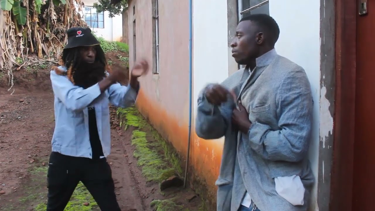 MCHUNGAJI AMESEMA HELA ZA KODI TUZITOE SADAKA MUNGU ATATUONGEZEA TULIPOTOA.