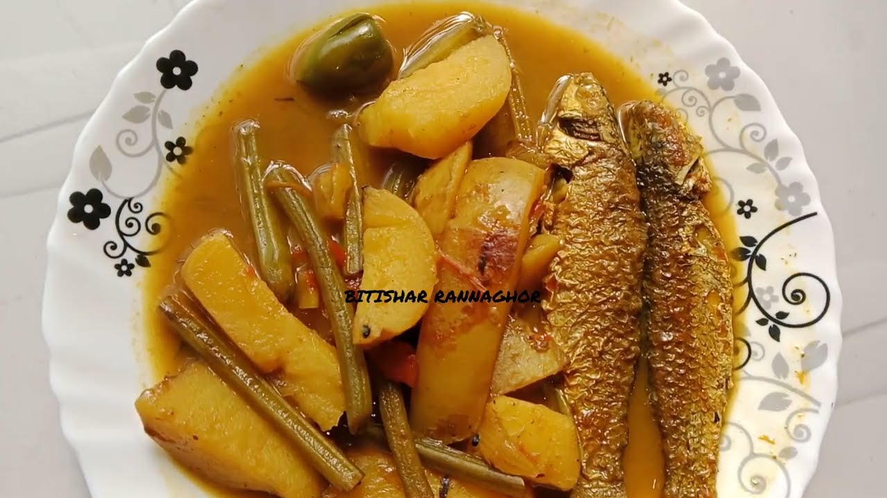 #পারশে মাছ দিয়ে লাউডাঁটা ও নতুন আলুর হালকা ঝোল #Parse mach diye laudata o notun alur halka jhol 