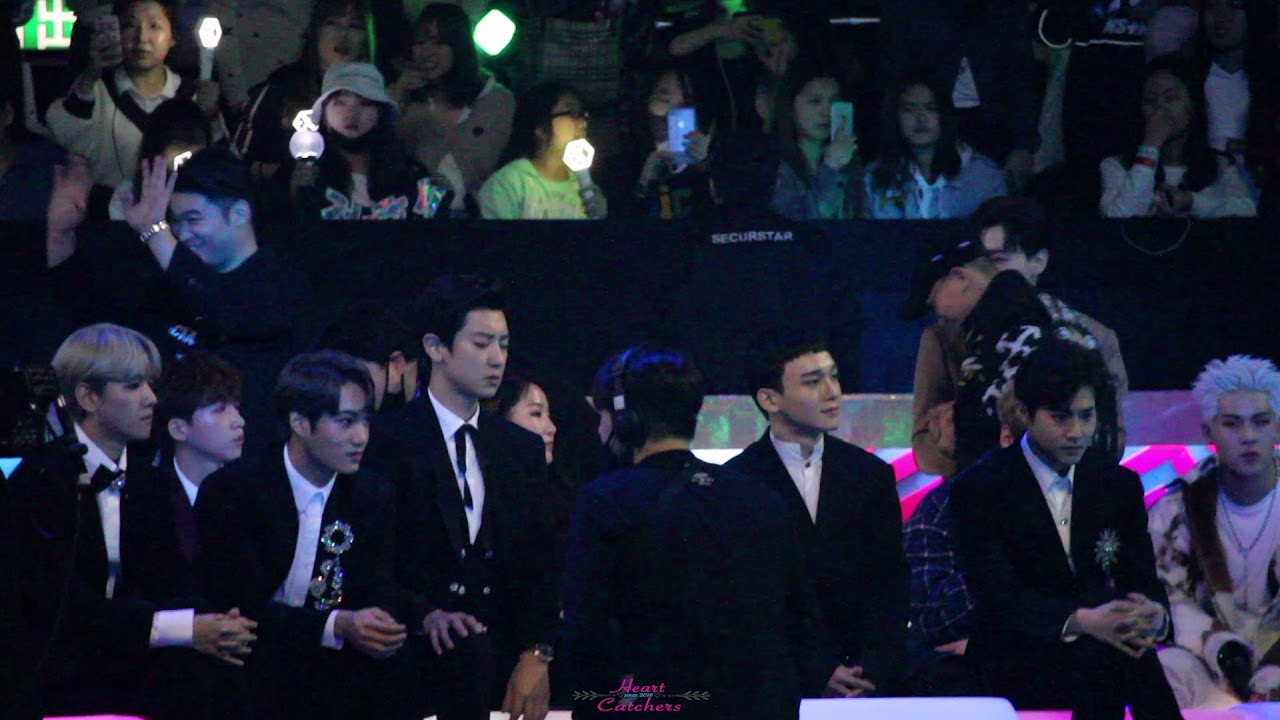[HD FANCAM] 171201 2017 MAMA IN HONG KONG EXO'S REACTION TO TAEMIN & SUNMI'S MOVE
