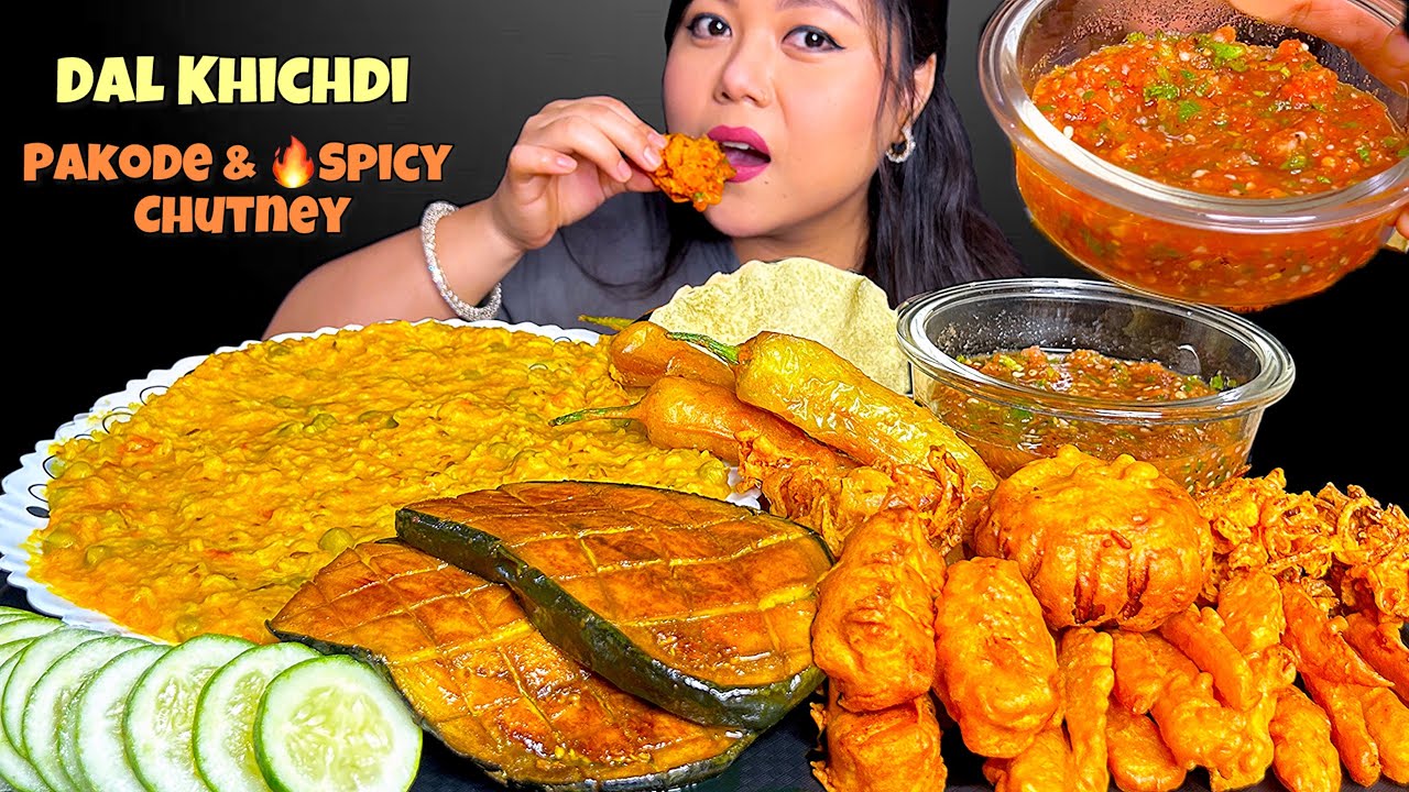 EATING DAL KHICHDI, BAIGAN FRY | DIFFERENT TYPES OF PAKORA WITH CHUTNEY | MUKBANG | ASMR