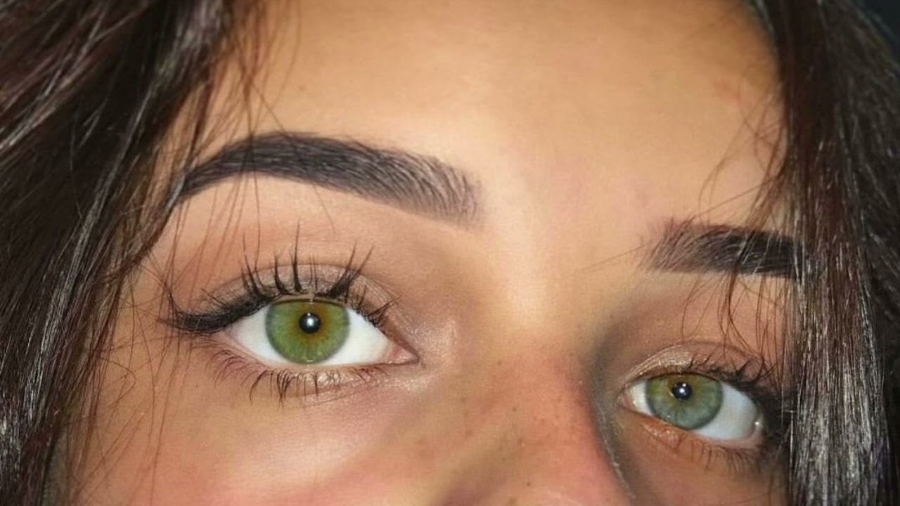 olive green eyes + extreme eyelash growth