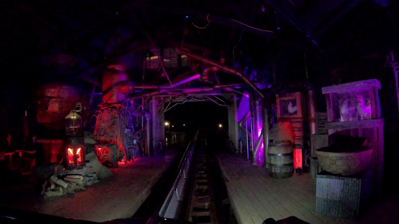 Copperhead Strike {Carowinds} Night POV With Headlights - 4K - 60 FPS