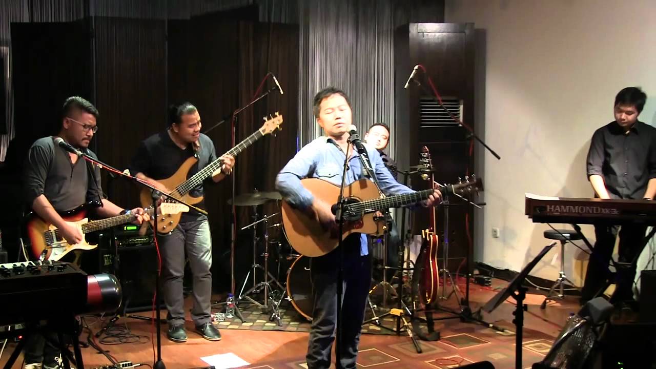 Sandhy Sondoro - Tak Pernah Padam @ Mostly Jazz 16/09/12 [HD]
