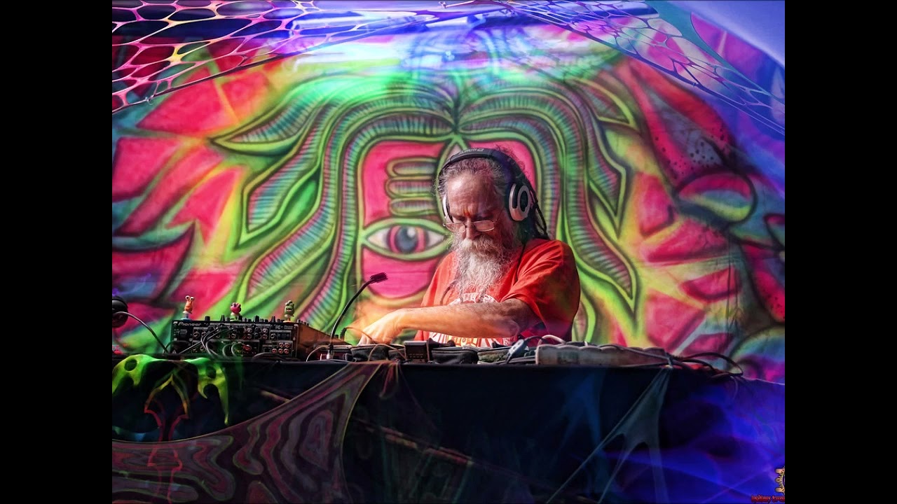 Green Nuns Of The Revolution - Atomic Armadillo (Goa Gil Live Mix)