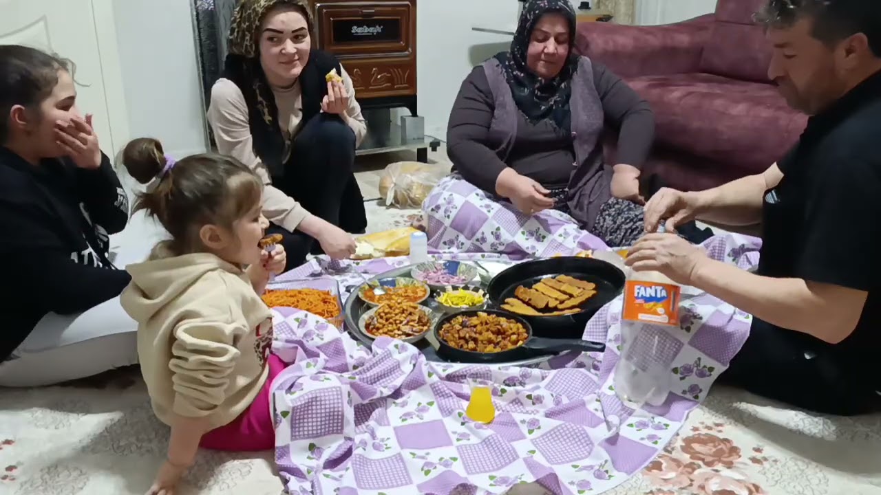 AİLECE SOHBET EŞLİGİNDE AKŞAM YEMEĞİ 