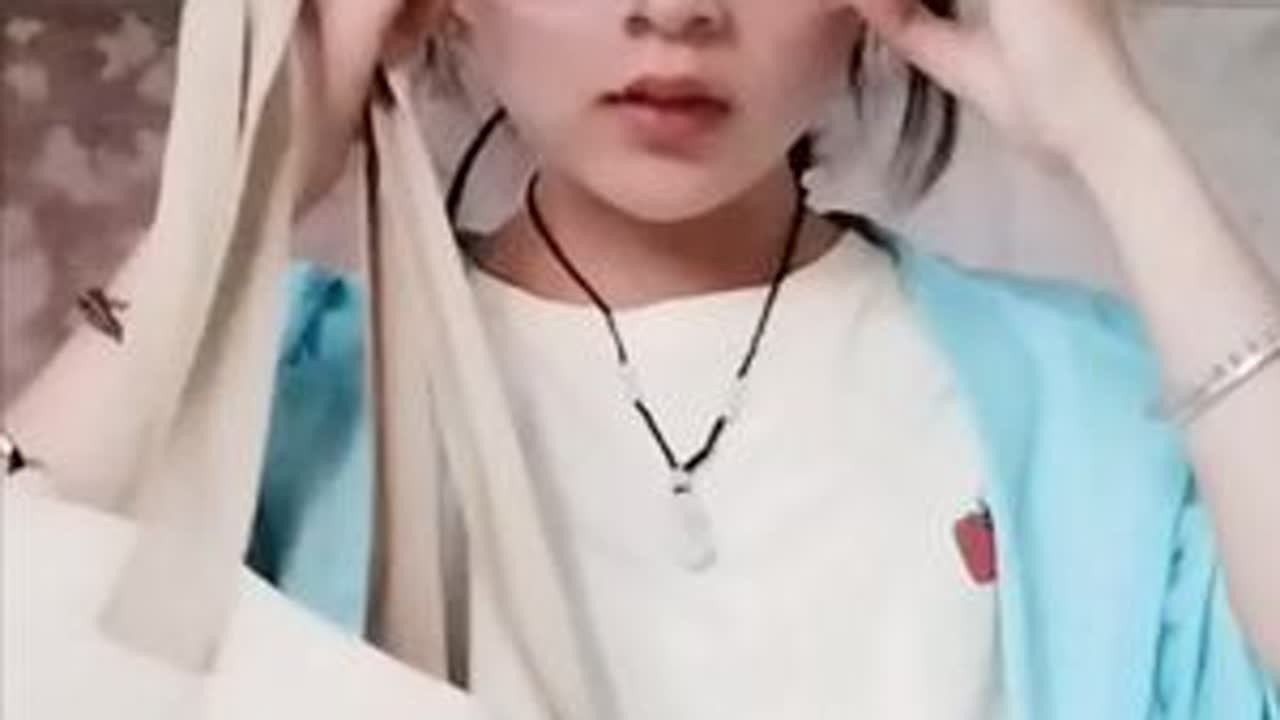 放假日常，摘自己种的草莓啦#我的抖音生活日记 #日常vlog#vlog日常