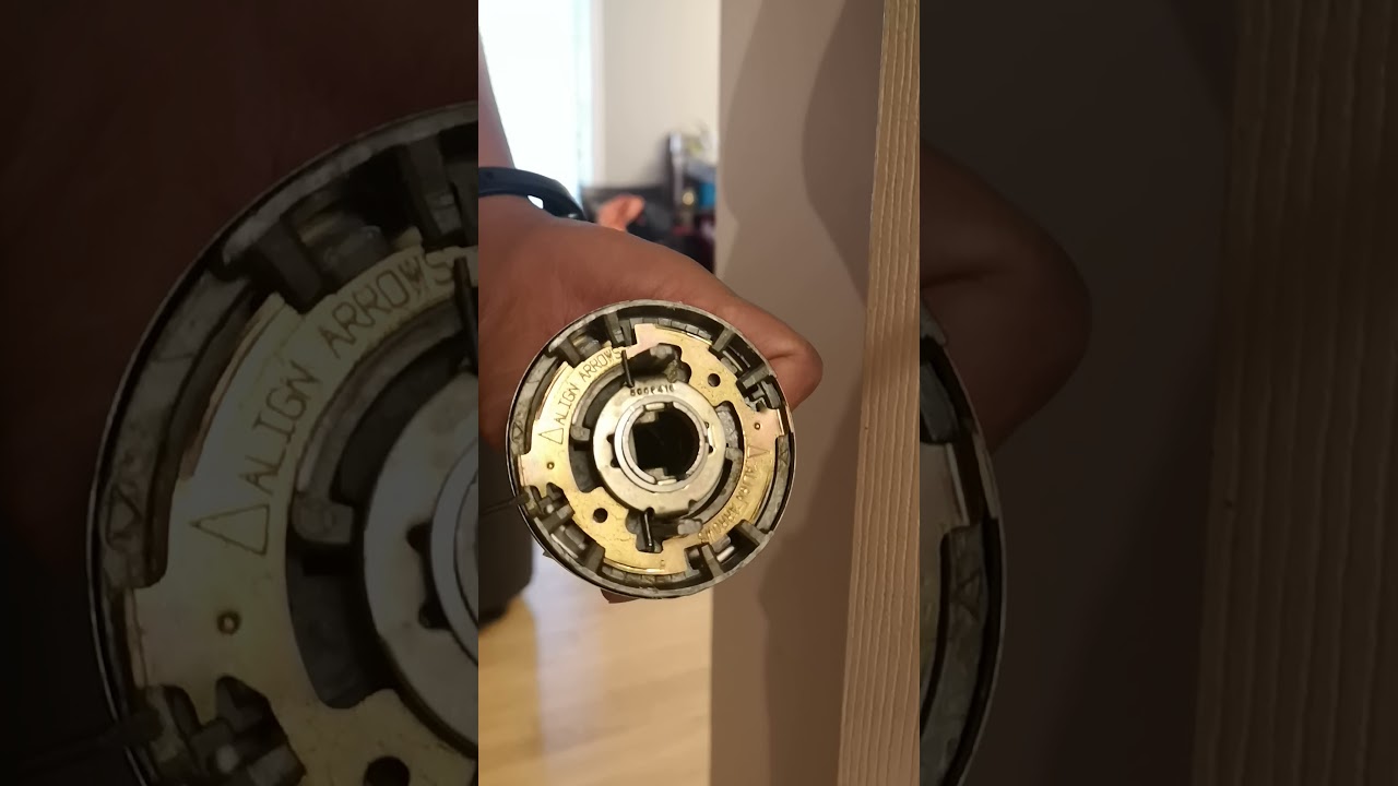 如何加紧，修复，或者替换没有螺丝的卫生间球形门把手 (或者打开误反锁的上面只有一个小孔卫生间门把手) How to tighten a Screwless Ball Door Knob