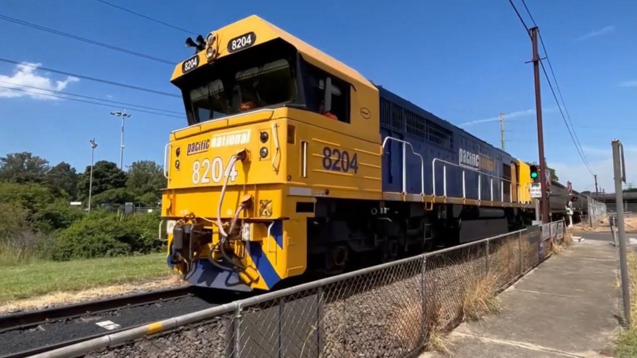 FREIGHT TRAINS AUSTRALIA 2023 SOUTHERN NSW PACIFIC NATIONAL TRAINLINK COUNTRY LINK