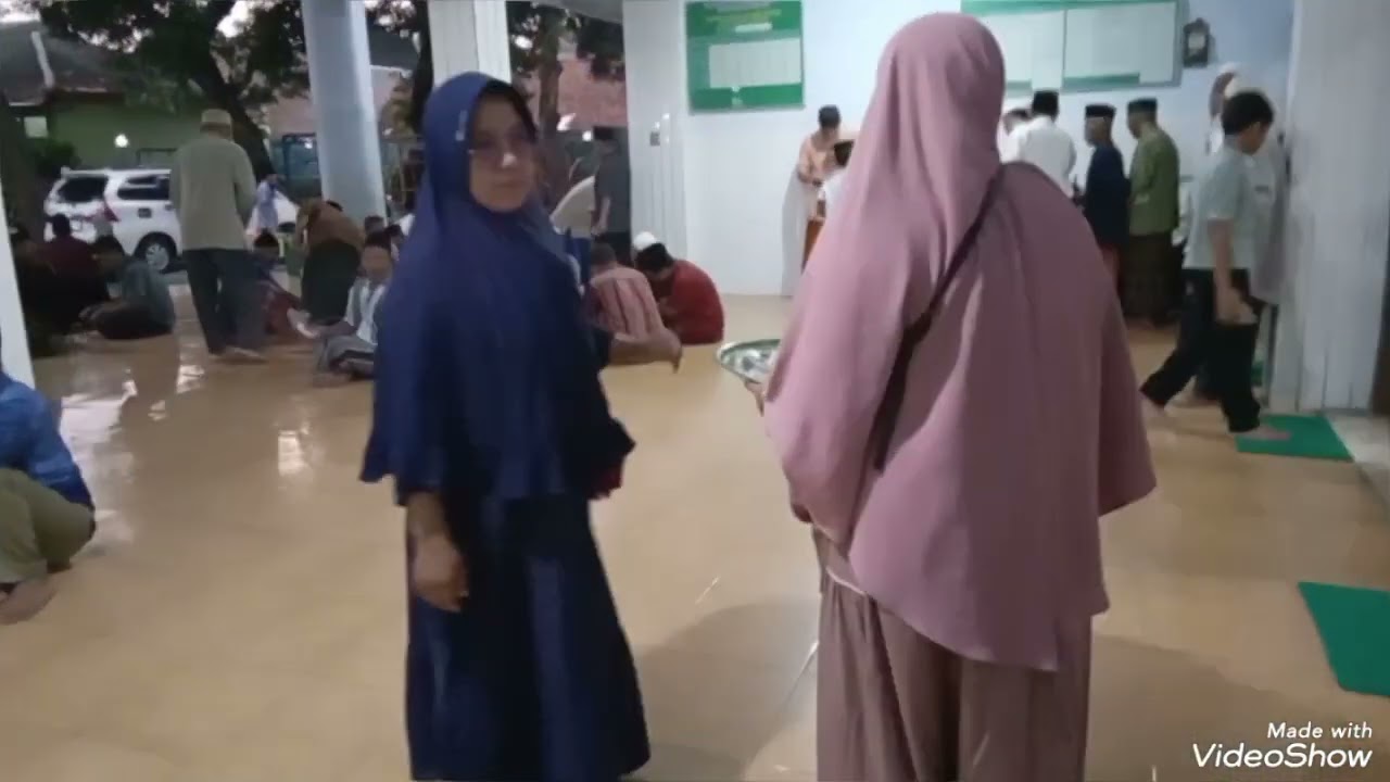 Masjid Al-Ikhlash Ngadiluwih diwaktu maghrib