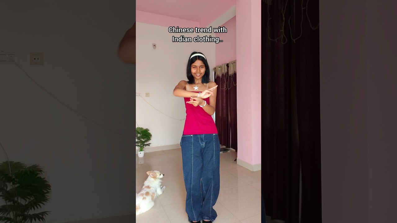 Chinese trend with Indian clothing🇮🇳❤️ #shorts #india #dance #saree #lahenga #fashion #trending #fyp