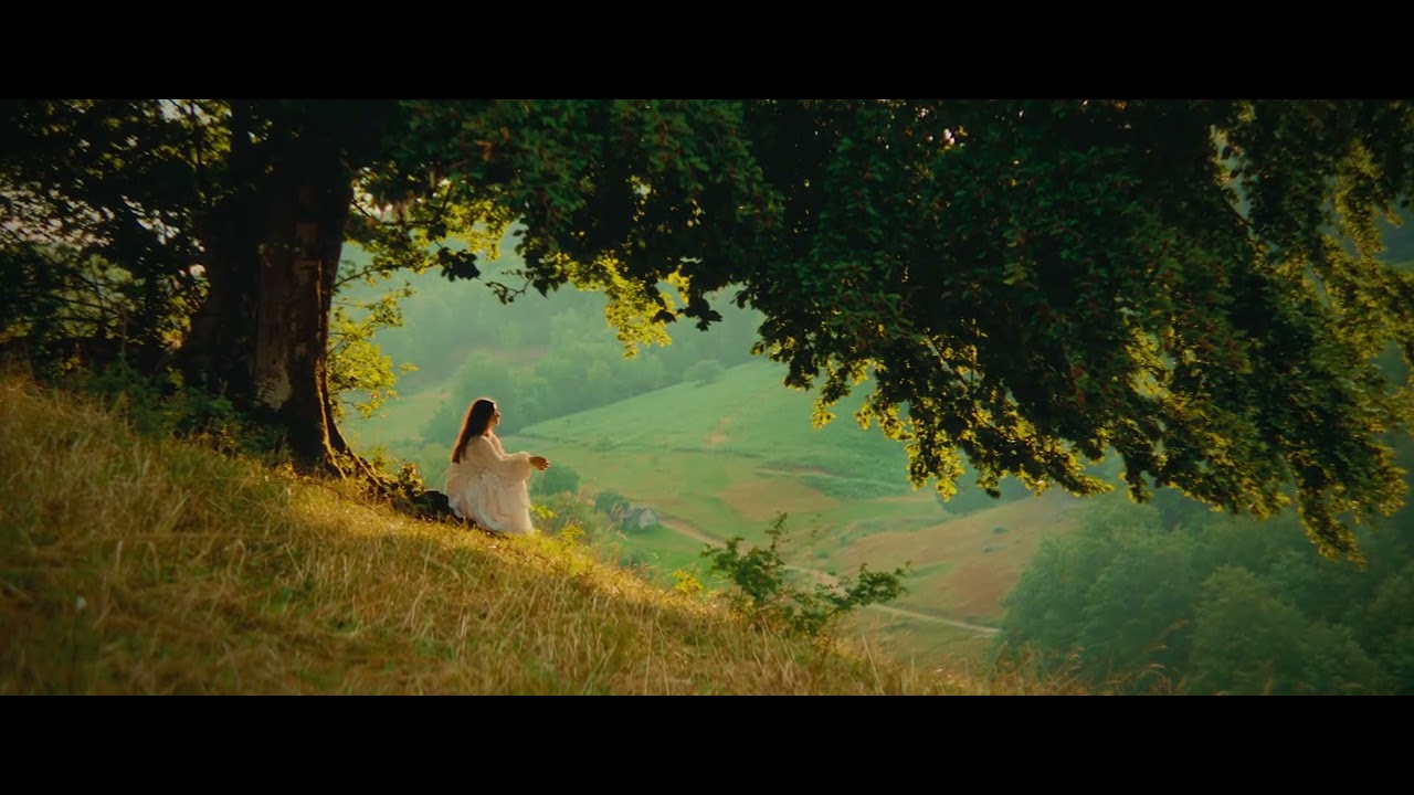 Ada Morar - Iubește-mă încet (Official Visualizer)