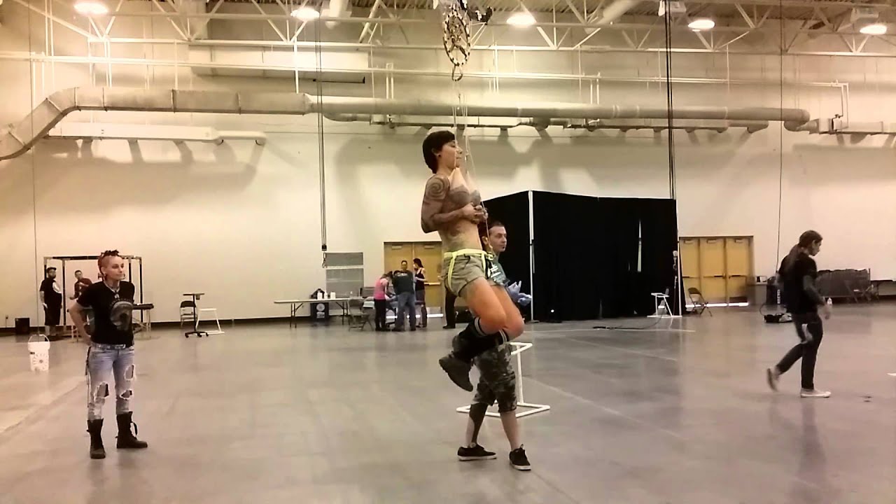 CJ's chest suspension at Mecca 2014
