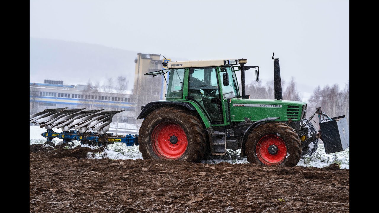 Fendt 512 beim ackern im wei&szlig;en Oberfranken