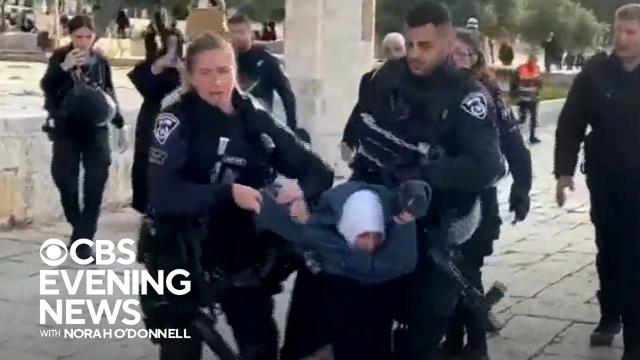 Israeli forces raid Jerusalem mosque