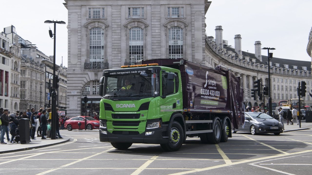 Scania ‘dustcarts’ help keep London clean and safe