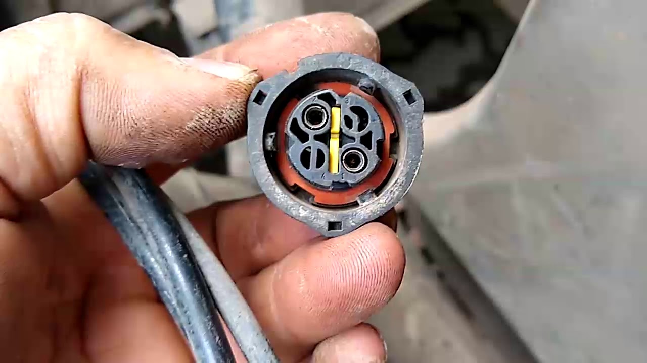 Remoção da bomba do Arla 32 Sistema SCR - Mercedes Benz Axor 2544