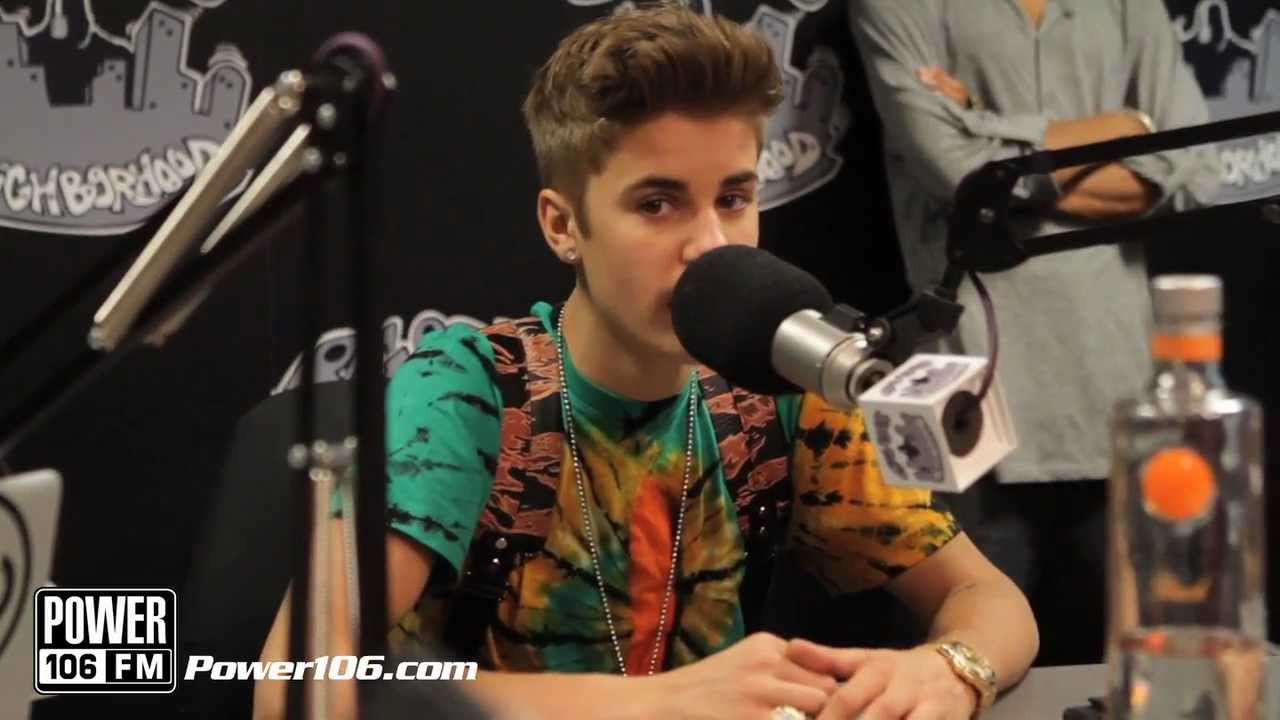Does Justin Bieber Hit like a girl?