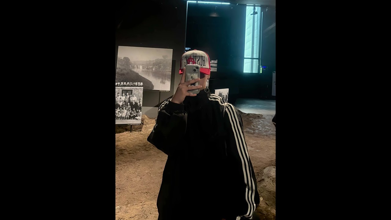 lonliboi2000 - huỳnh tư mạc Prod ‪@0mgbeerus ‬