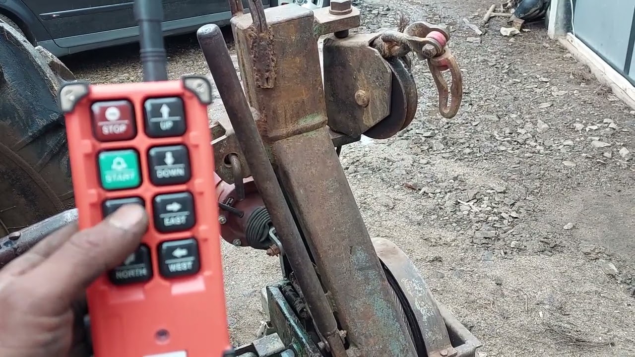 Sumsko vitlo i traktor na daljinski
