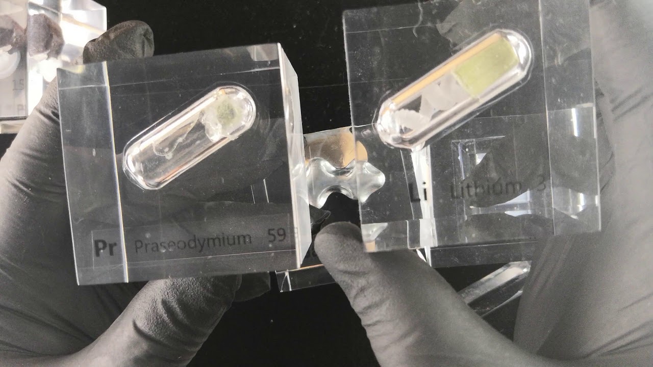Casting failures of Luciteria Science Lucite acrylic element cubes