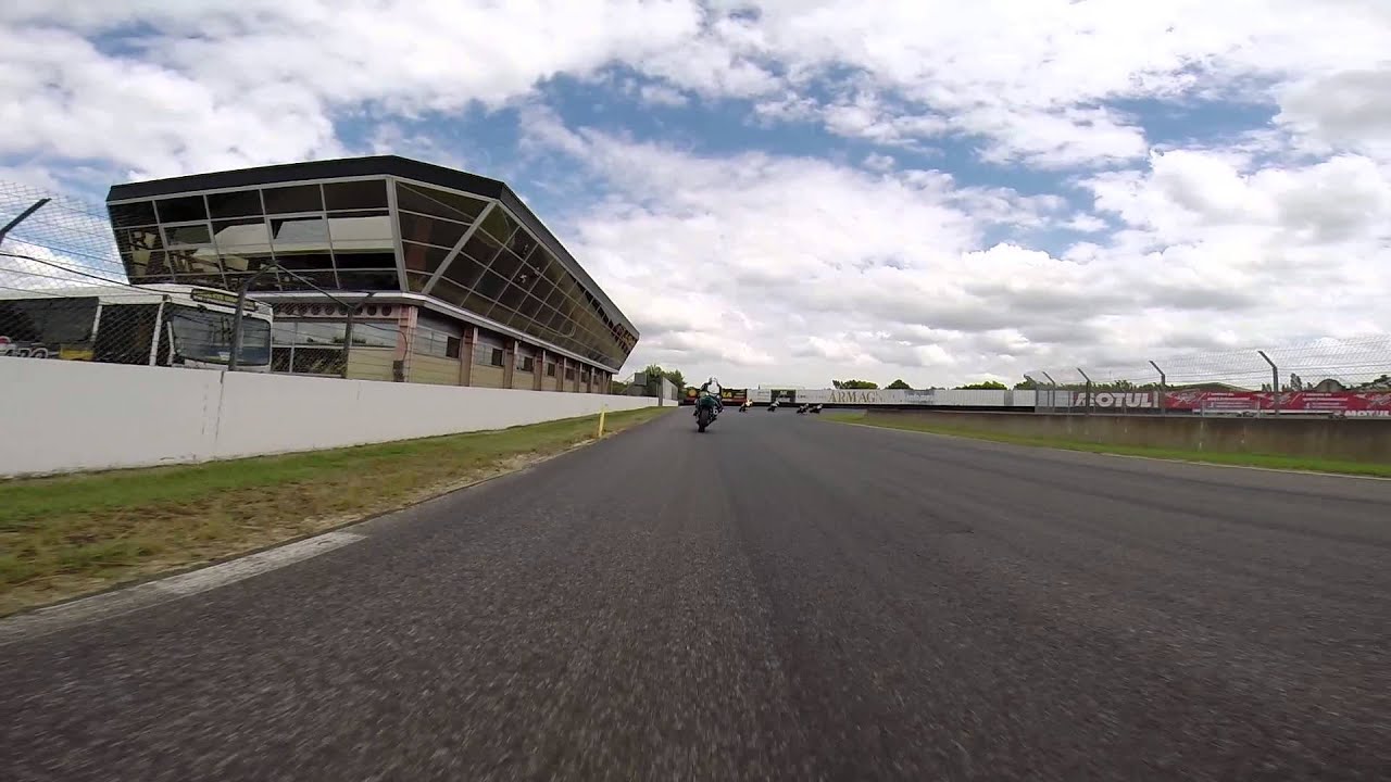 Roulage Moto à NOGARO R6 VS ducati 999 puis drapeau rouge