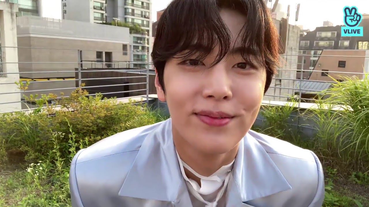[ENG] 바톤터치 | SF9 Jaeyoon showing his sexy back Vlive full 10.07.2021
