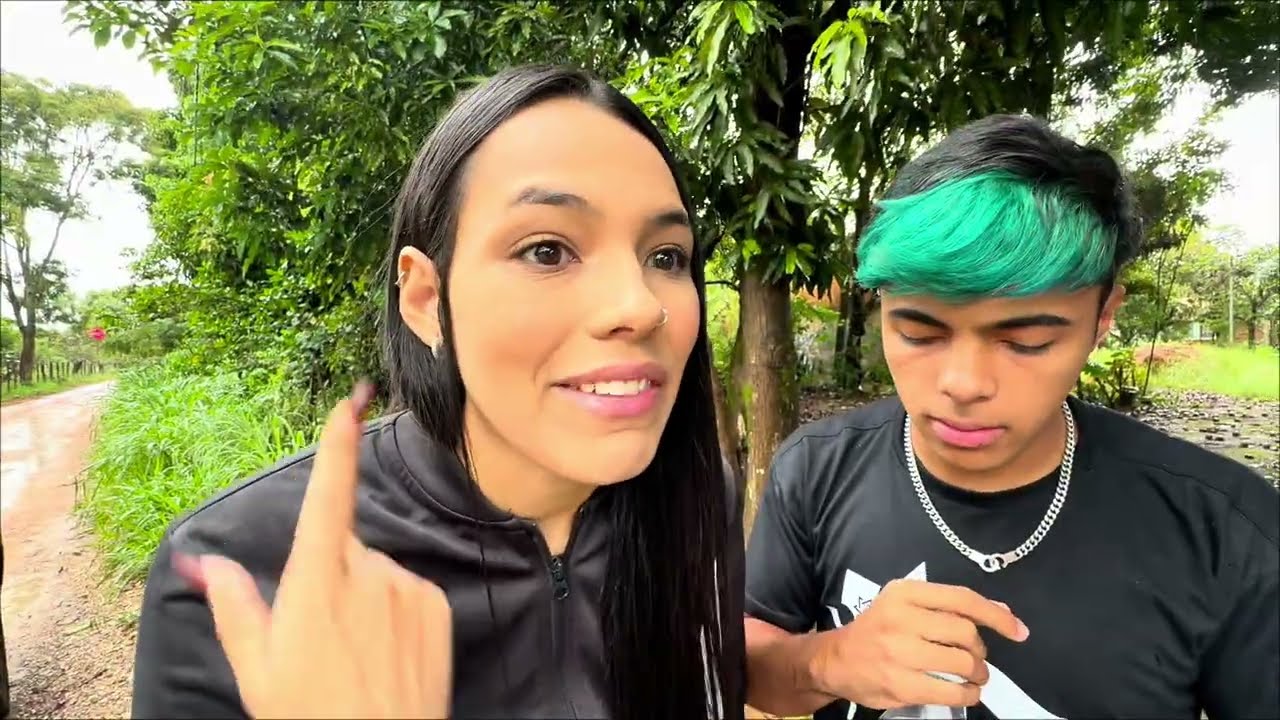 ENCONTRAMOS UMA LÂMPADA ASSOMBRADA NA CASA ABANDONADA!!😱😨 *o que ela faz?