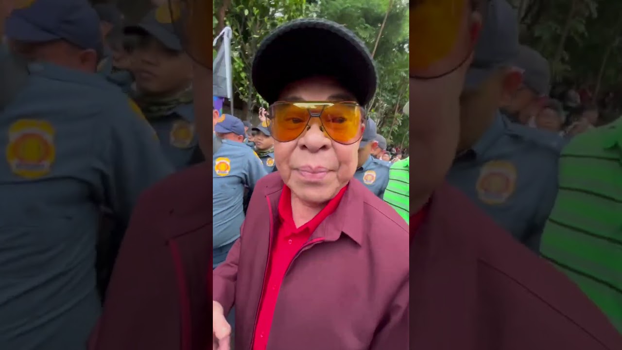 Chavit Singson booed at Trillion Peso March