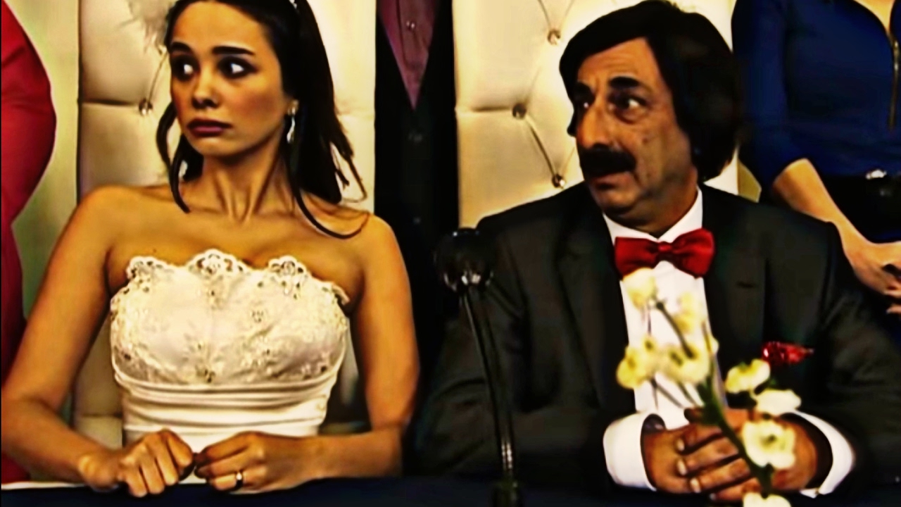 &Ccedil;ınar'ın Terkettiği Dilek Hayri'yle Evleniyor | Full Avanak Hayri | 153. B&ouml;l&uuml;m