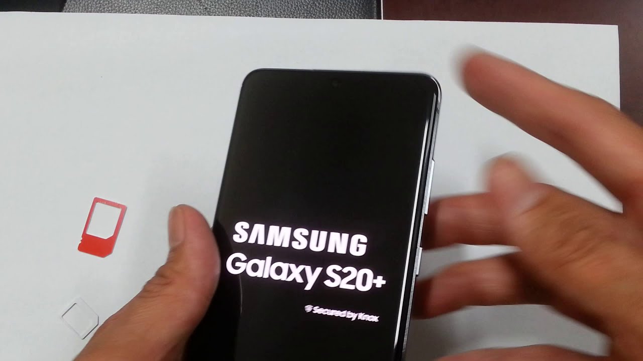Th&aacute;o lắp, c&agrave;i đặt 2 sim, thẻ nhớ Samsung Galaxy S20 Plus, S20+. Inserting S20 Plus the SIM card.