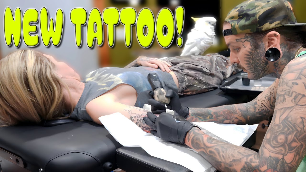 Gianna gets a NEW TATTOO!
