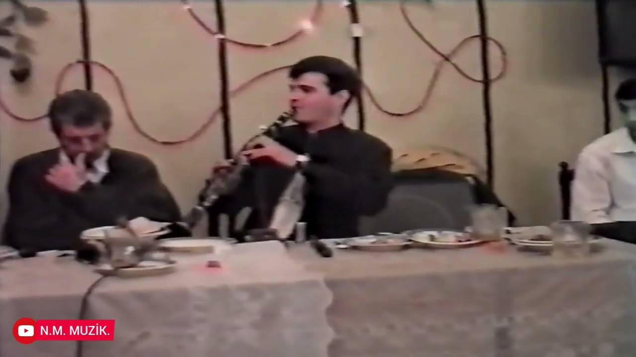 Möhtəşəm duet Ustad Rasim Ələsgərov zurna və Zahid Əliyev klarnet. Şamaxı 1999.