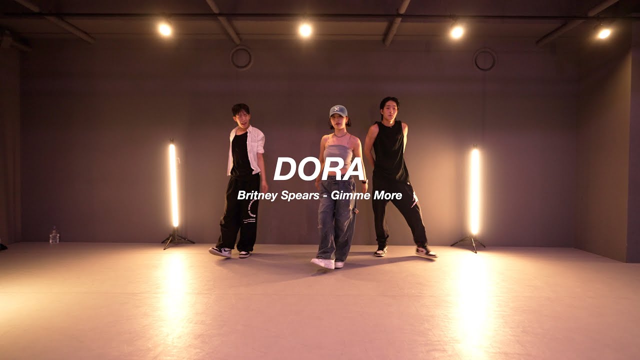 I Britney Spears - Gimme More  l DORA l PLAY THE URBAN