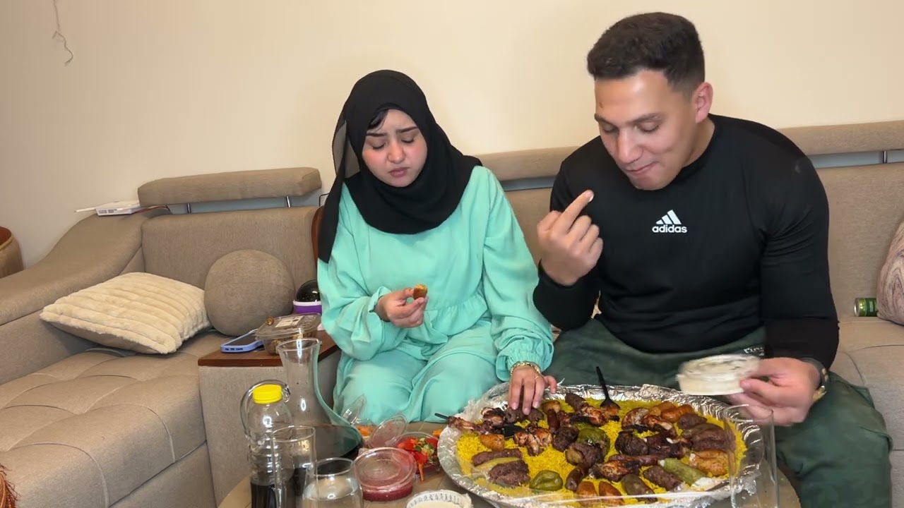 مراتي بتقولي نبقي فووت بلوجر 😂😂اقسم بالله احنا فلاحين 😂🙏