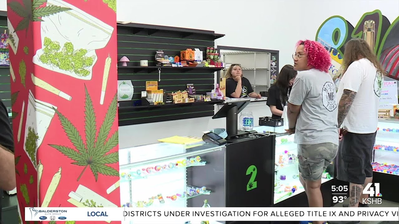 Man previously convicted of marijuana crime opens Missouri&rsquo;s 1st micro-dispensary