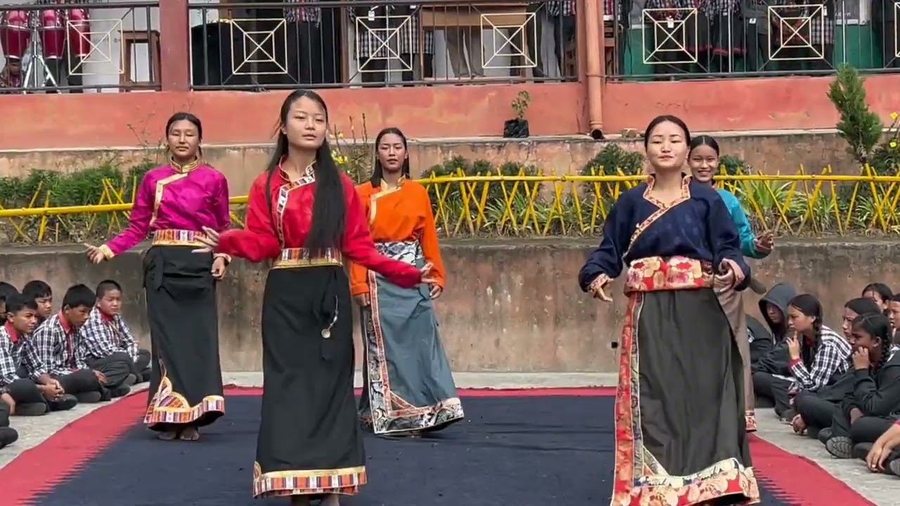 Beautiful Bhutanese dance 💃 Perform by K.V Dirang students 👩‍🎓