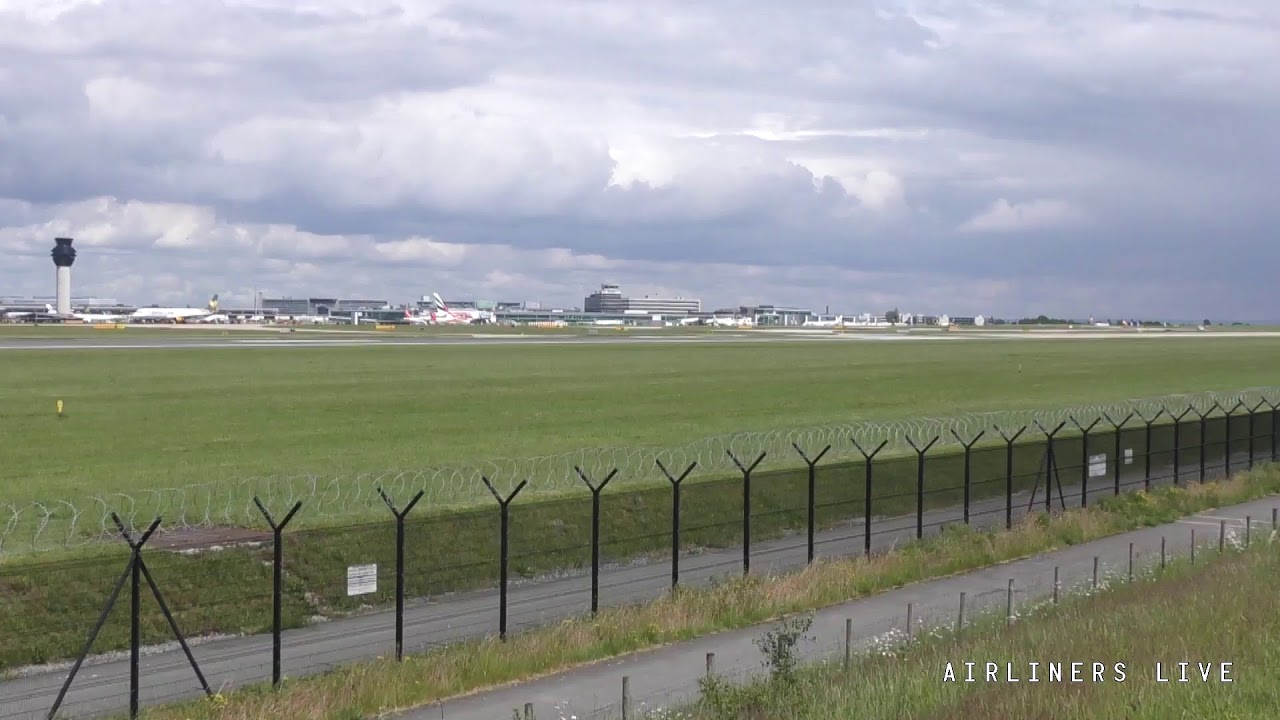 [AIRLINERS LIVE] Strong Winds! Plane Spotting - Manchester Airport