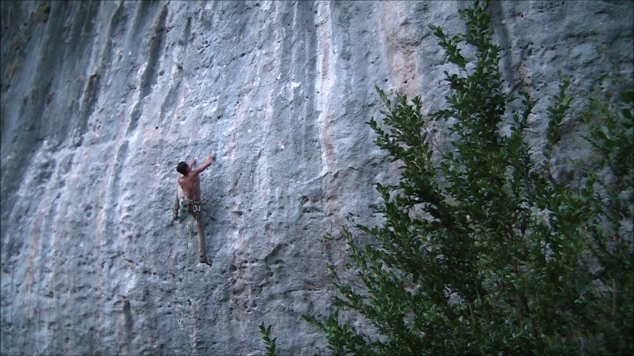 ESCALADE Gorges du Tarn choucatine 7c+