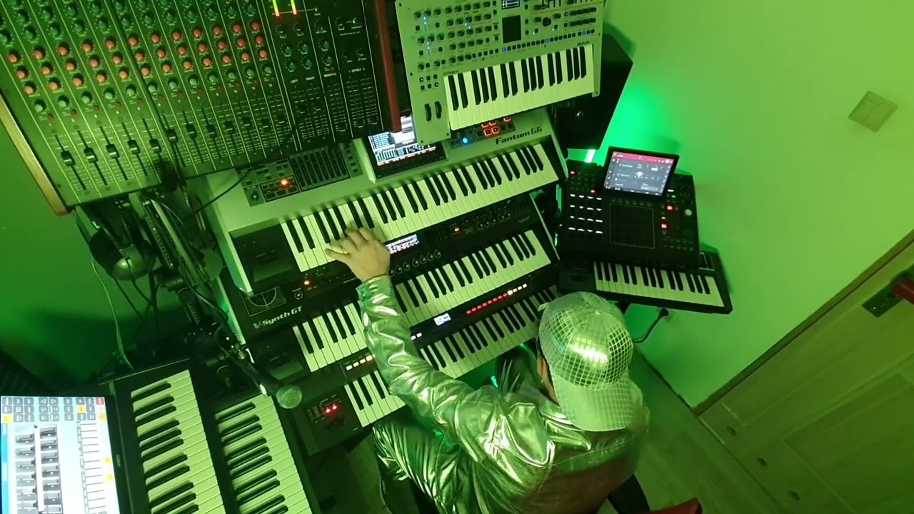 The Chase Roland Juno X, V-Synth, Fantom, Gaia2