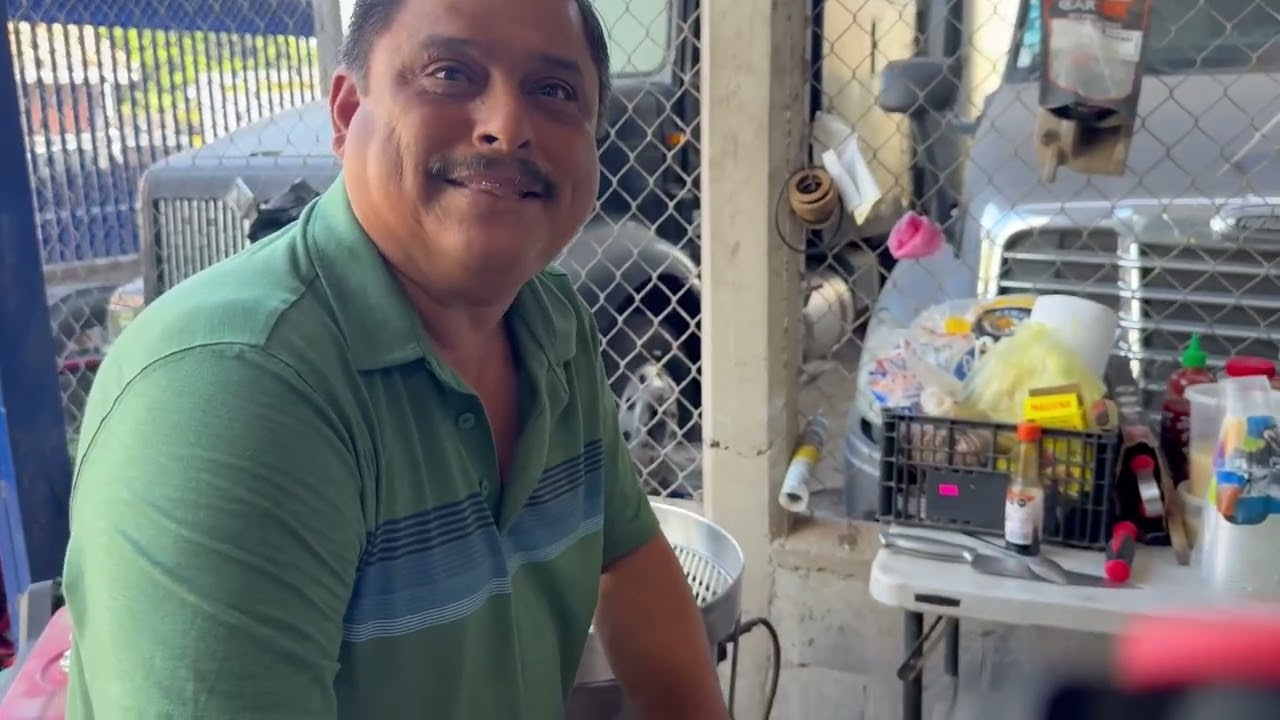 Camarones cucarachas con el sazón del taller y el Mariskero 